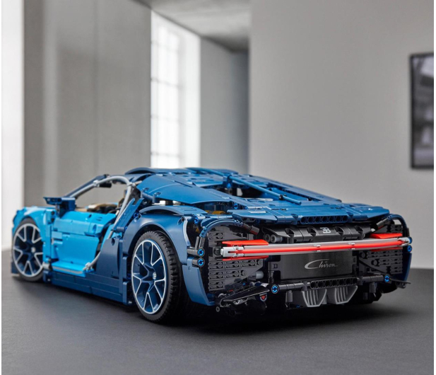 LEGO Technic 42083 Bugatti Chiron - 436955 - zdjęcie 4